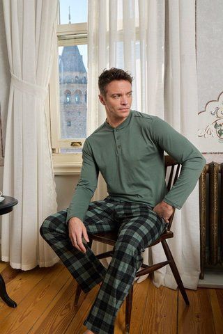 Чоловіча бавовняна піжама "Cameron Premium" лонгслів та штани в клітину, зелено-сірий PJ6810-92XL фото