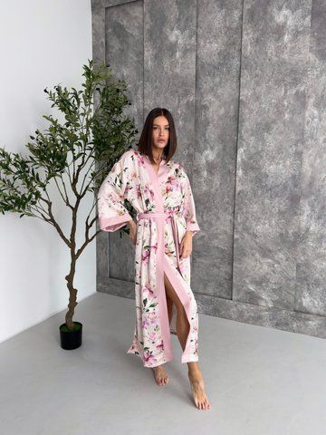 Жіночий халат кімоно довгий Morning Bloom рожеві квіти на молочному MB12XL/3XL фото